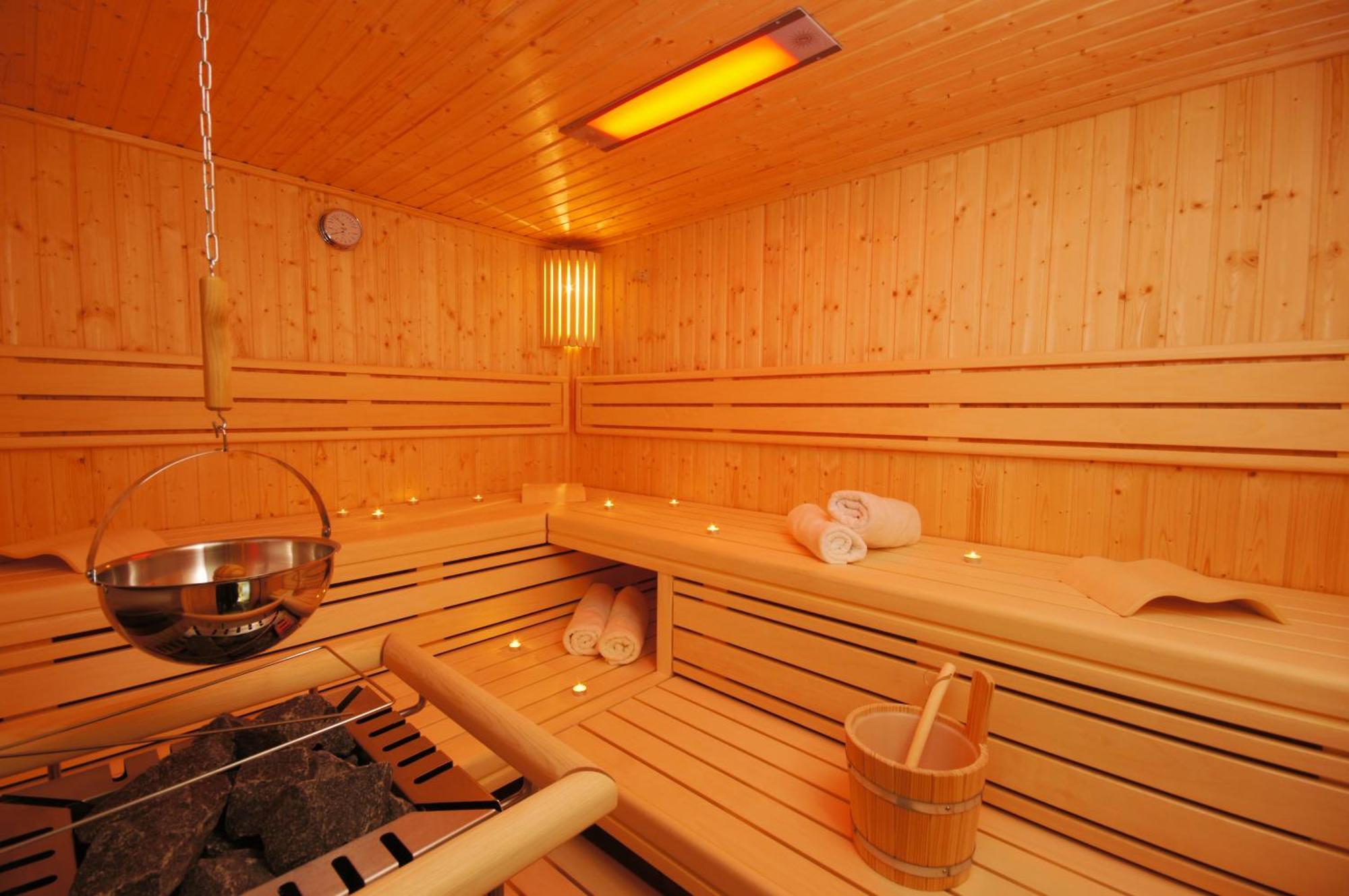 Hofhotel Kraehenberg 格洛米茨 外观 照片